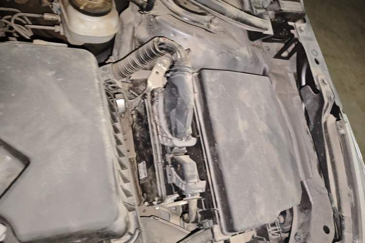 Used Toyota Corolla 2014 1.6L CVT GL-i Engine Bay Left
