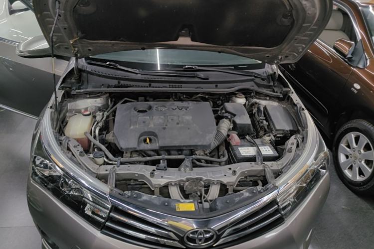 Used Toyota Corolla 2014 1.6L CVT GLX-i Engine Bay