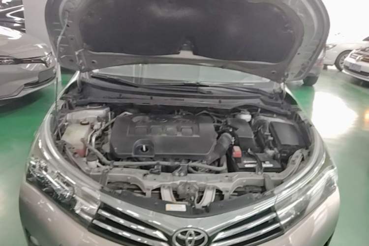 Used Toyota Corolla 2014 1.6L CVT GL Engine Bay