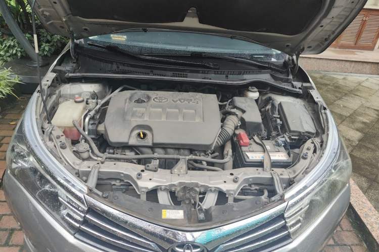 Used Toyota Corolla 2014 1.6L CVT GL-i Leather Edition Engine Bay