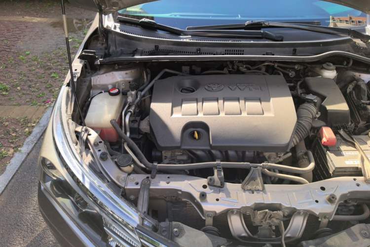 Used Toyota Corolla 2014 1.6L CVT GL Engine Bay Right