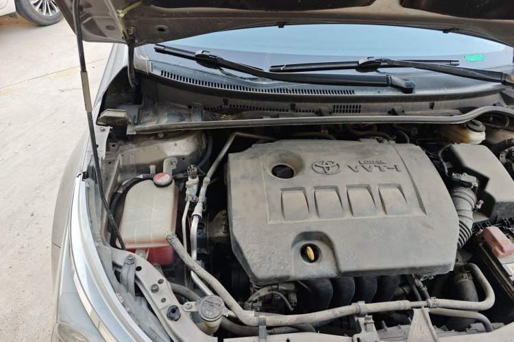 Used Toyota Corolla 2014 1.6L CVT GL Engine Bay Right