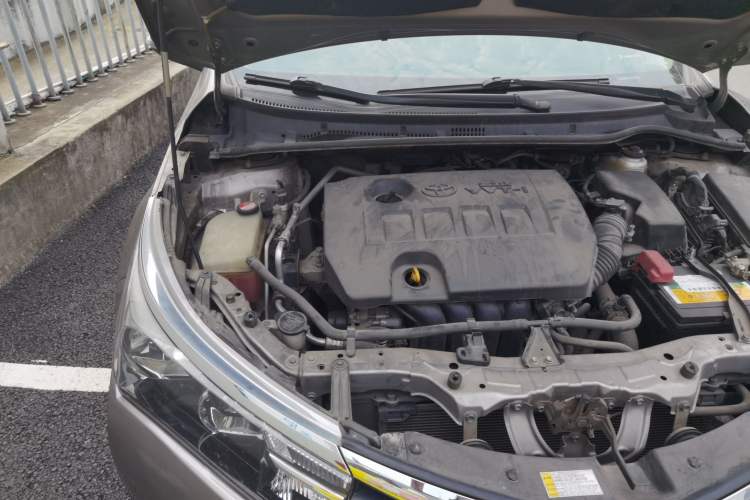Used Toyota Corolla 2014 1.6L CVT GL Engine Bay Right