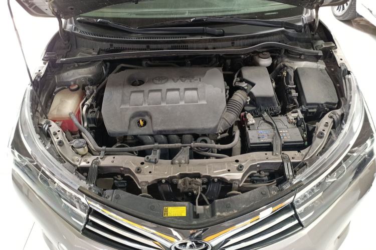 Used Toyota Corolla 2014 1.8L CVT Top-of-the-Line Version Engine Bay
