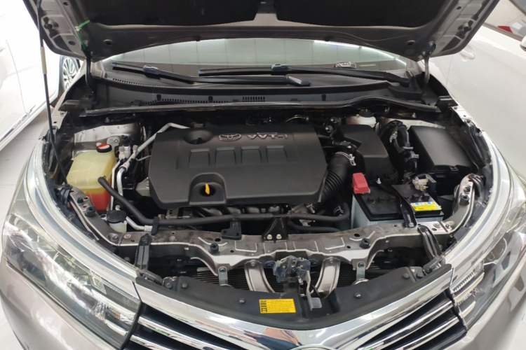Used Toyota Corolla 2014 1.6L CVT GL-i Leather Edition Engine Bay