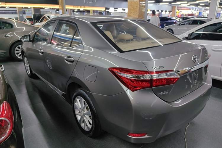 Used Toyota Corolla 2014 1.6L CVT GLX-i Exterior 2