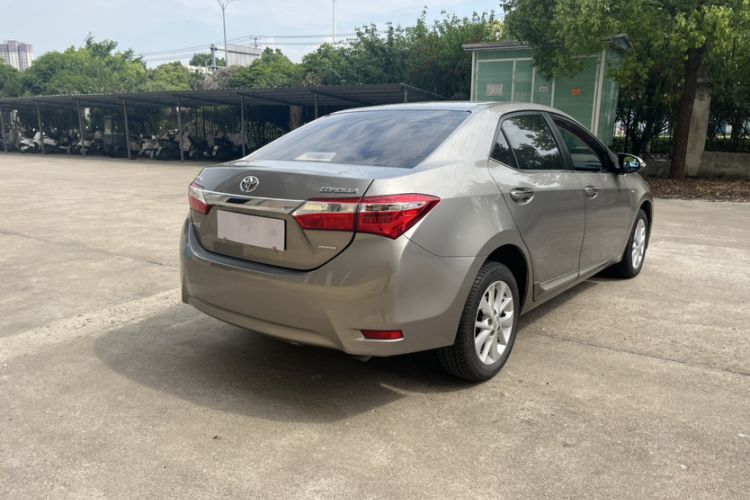 Used Toyota Corolla 2014 1.8L CVT Top-of-the-Line Version Exterior 4
