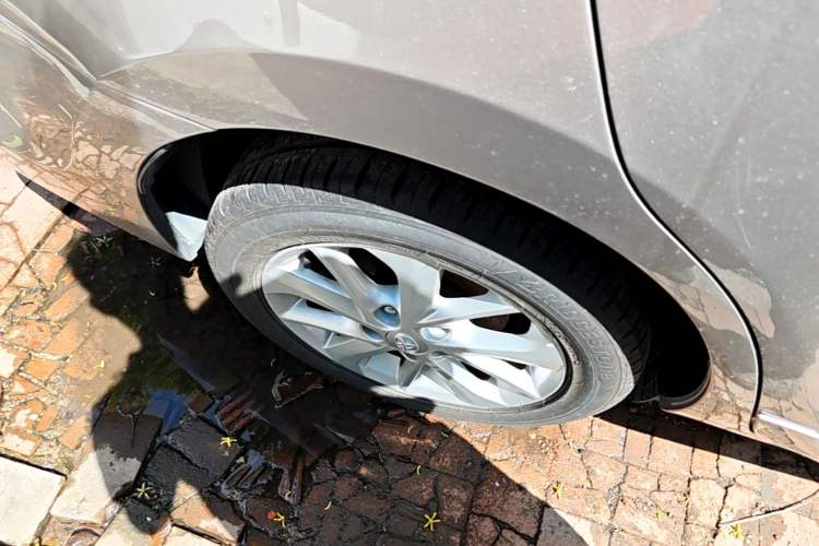 Used Toyota Corolla 2014 1.6L Manual GL-i Leather Edition Exterior 5