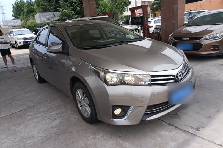 Used Toyota Corolla 2014 1.6L CVT GL Front Right 45 Deg