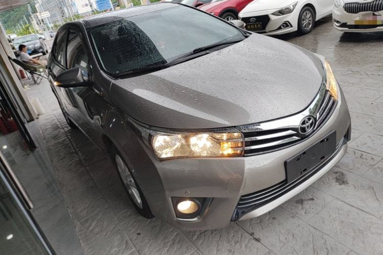 Used Toyota Corolla 2014 1.6L CVT GL-i Leather Edition Front Right 45 Deg