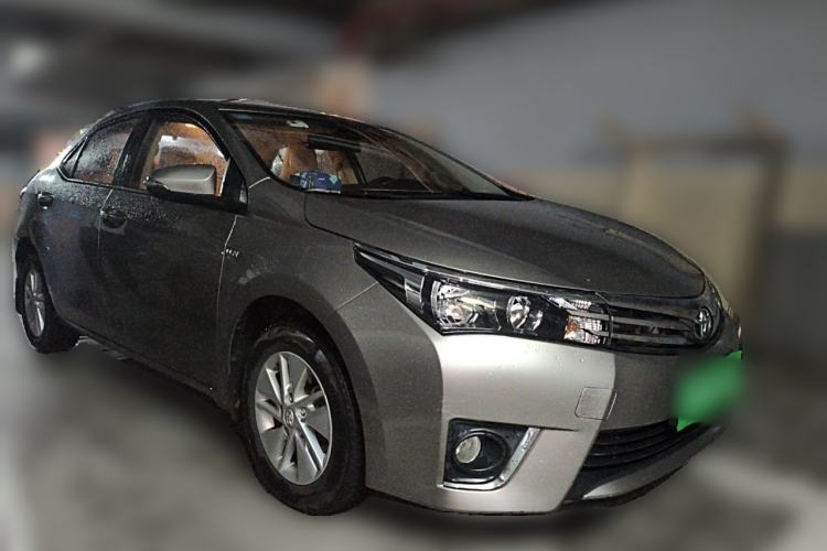 Used Toyota Corolla 2014 1.6L CVT GL Front Right 45 Deg