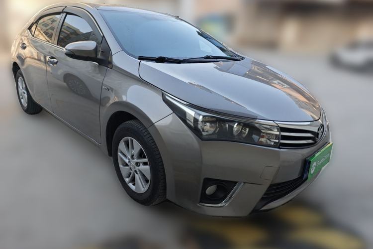 Used Toyota Corolla 2014 1.6L CVT GL Front Right 45 Deg
