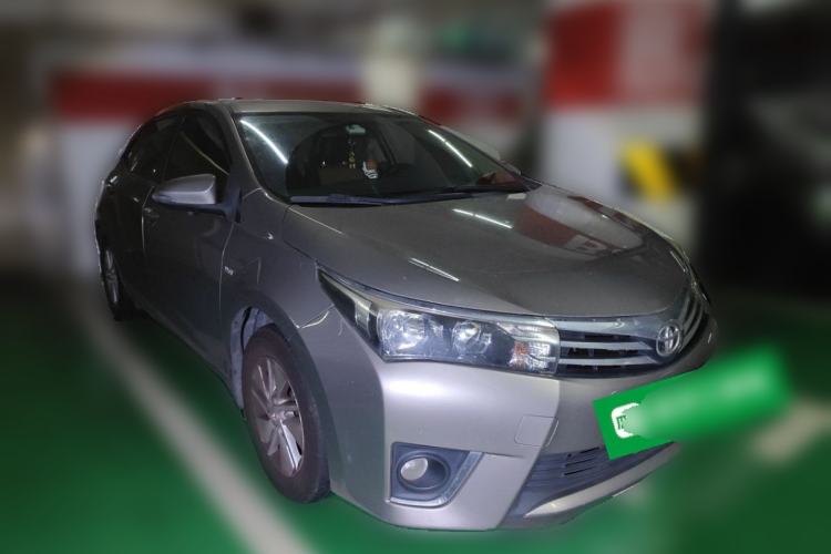 Used Toyota Corolla 2014 1.6L CVT GL Front Right 45 Deg
