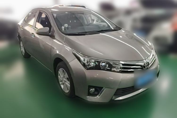 Used Toyota Corolla 2014 1.6L CVT GL Front Right 45 Deg
