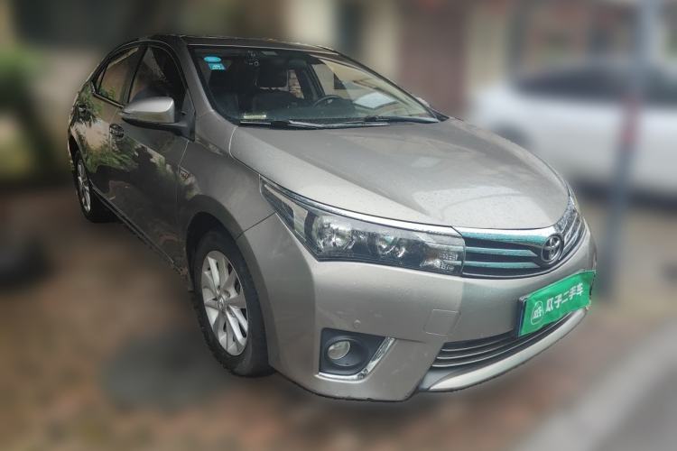 Used Toyota Corolla 2014 1.6L CVT GL-i Leather Edition Front Right 45 Deg