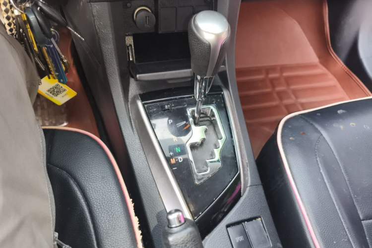 Used Toyota Corolla 2014 1.6L CVT GL Gear Lever