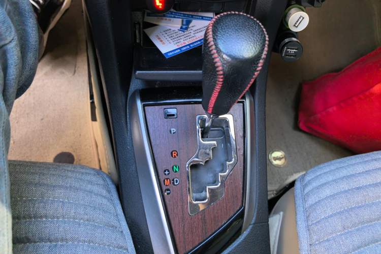 Used Toyota Corolla 2014 1.6L CVT GL Gear Lever