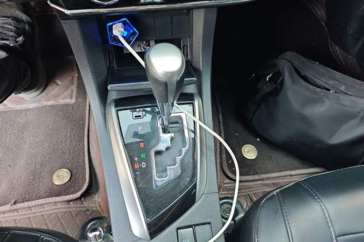 Used Toyota Corolla 2014 1.6L CVT GL Gear Lever