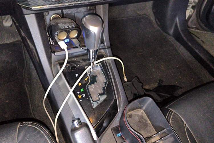 Used Toyota Corolla 2014 1.6L CVT GL-i Leather Edition Gear Lever