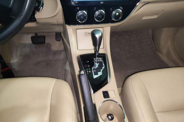 Used Toyota Corolla 2014 1.6L CVT GL Gear Lever