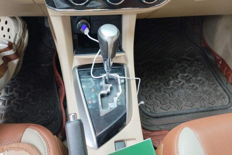 Used Toyota Corolla 2014 1.6L CVT GL-i Gear Lever