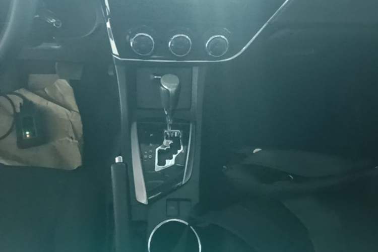 Used Toyota Corolla 2014 1.6L CVT GL Gear Lever