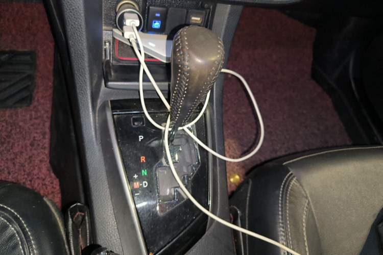 Used Toyota Corolla 2014 1.6L CVT GL-i Leather Edition Gear Lever