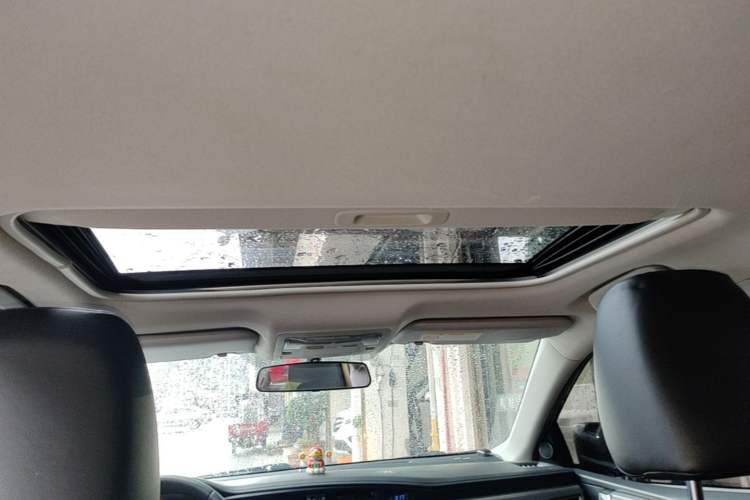 Used Toyota Corolla 2014 1.6L CVT GL-i Leather Edition Headliner