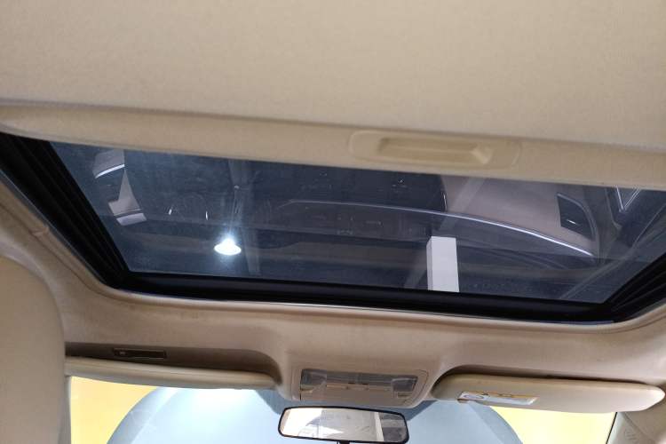 Used Toyota Corolla 2014 1.8L CVT Top-of-the-Line Version Headliner