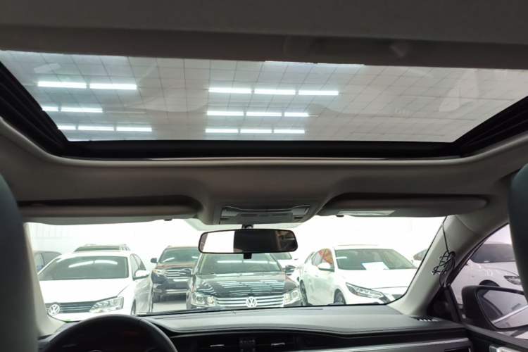 Used Toyota Corolla 2014 1.6L CVT GL-i Leather Edition Headliner