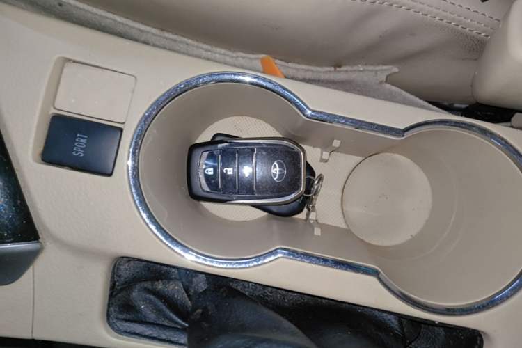 Used Toyota Corolla 2014 1.6L CVT GLX-i Interior 1