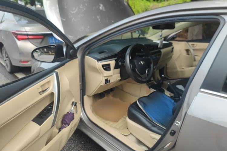 Used Toyota Corolla 2014 1.6L Manual GL Interior 3
