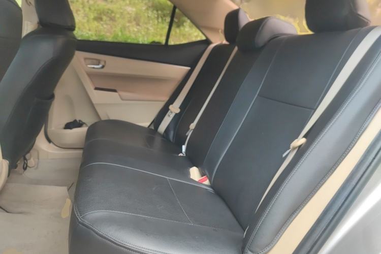 Used Toyota Corolla 2014 1.6L Manual GL Interior 4
