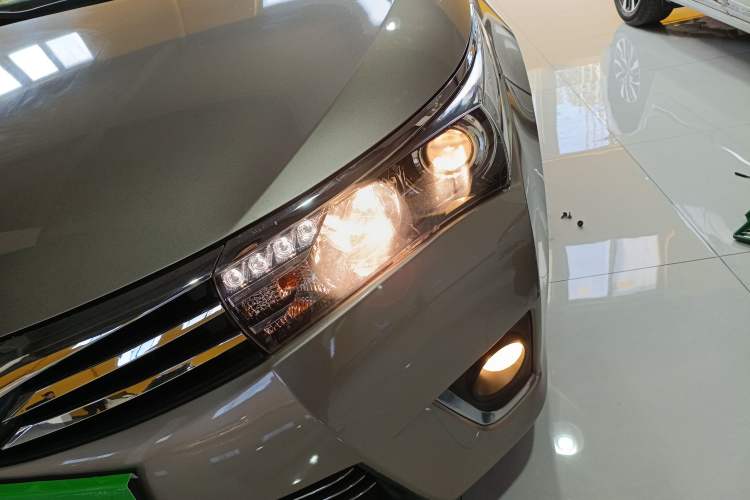 Used Toyota Corolla 2014 1.8L CVT Top-of-the-Line Version Left Front Headlight