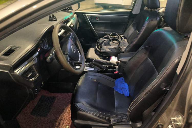 Used Toyota Corolla 2014 1.6L CVT GL-i Leather Edition Left Front Seat