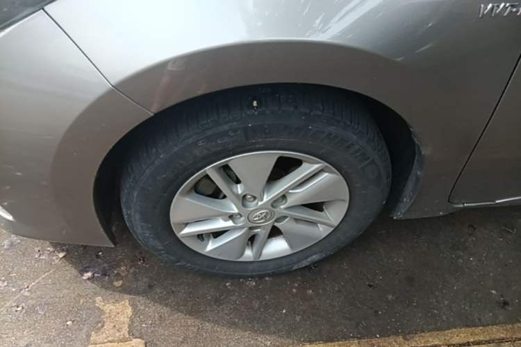 Used Toyota Corolla 2014 1.6L CVT GL-i Left Front Wheel Hub