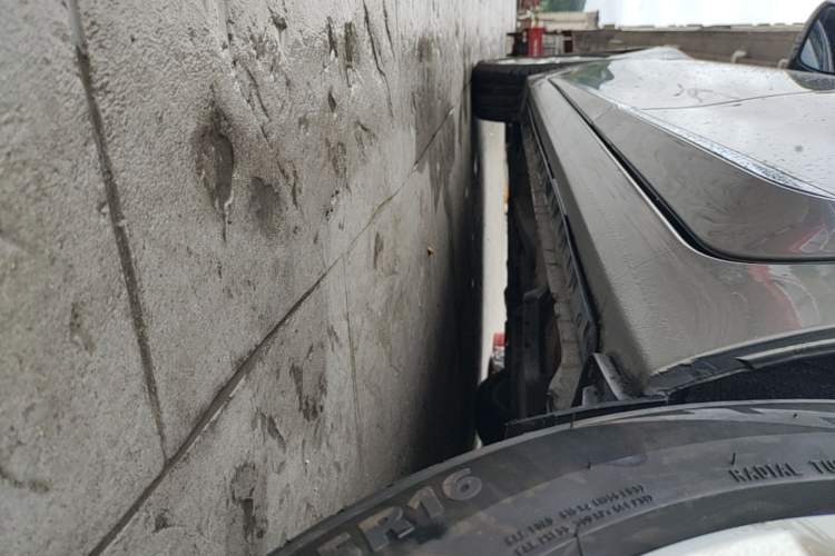Used Toyota Corolla 2014 1.6L CVT GL-i Leather Edition Left Side Sill