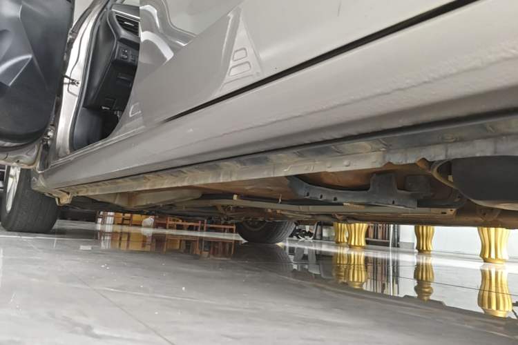 Used Toyota Corolla 2014 1.6L CVT GL Left Side Sill