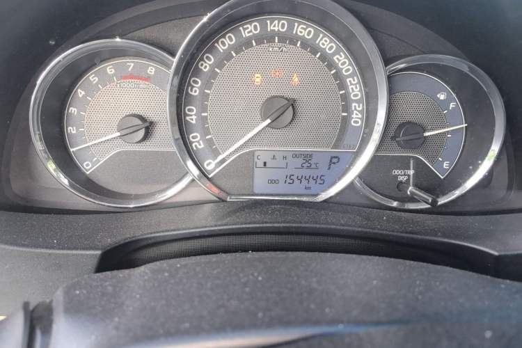 Used Toyota Corolla 2014 1.6L CVT GL Odometer Close Up