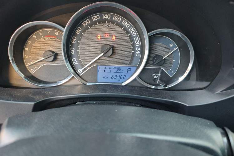 Used Toyota Corolla 2014 1.6L CVT GL Odometer Close Up