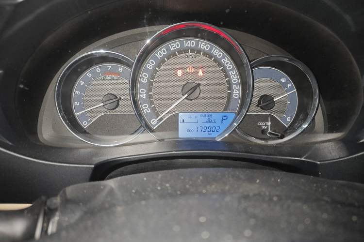 Used Toyota Corolla 2014 1.6L CVT GL Odometer Close Up