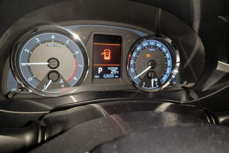 Used Toyota Corolla 2014 1.6L CVT GL-i Odometer Close Up