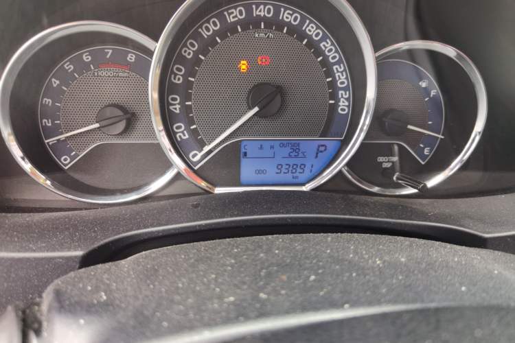 Used Toyota Corolla 2014 1.6L CVT GL Odometer Close Up