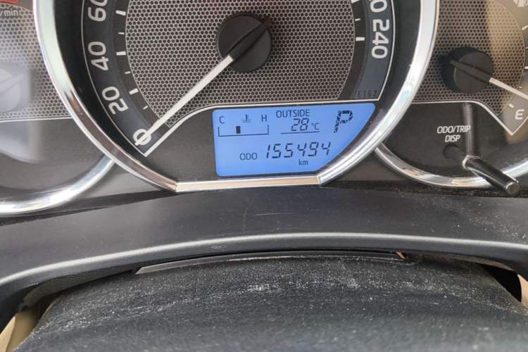 Used Toyota Corolla 2014 1.6L CVT GL Odometer Close Up