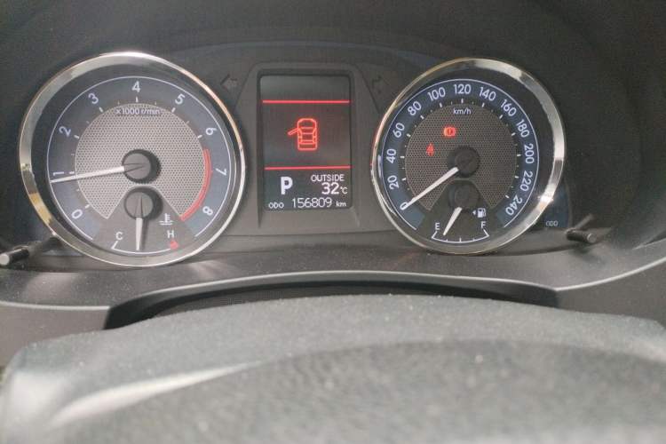 Used Toyota Corolla 2014 1.6L CVT GL-i Odometer Close Up