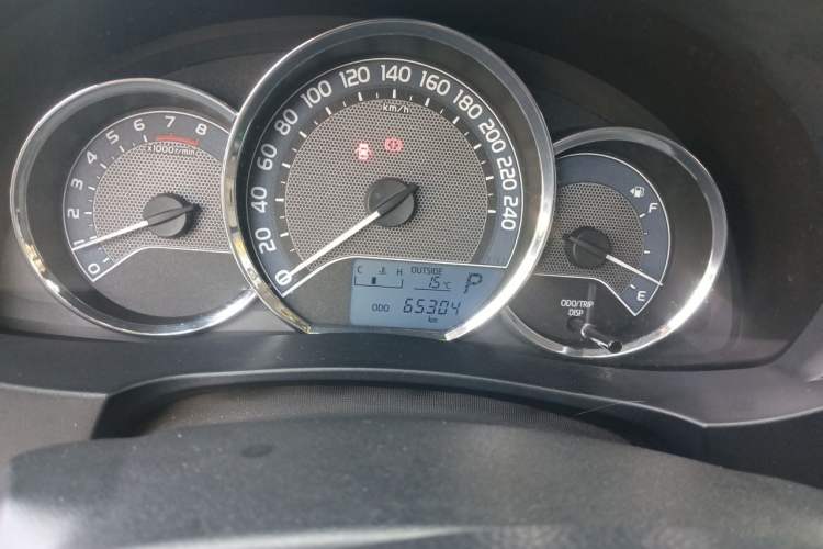 Used Toyota Corolla 2014 1.6L CVT GL Odometer Close Up