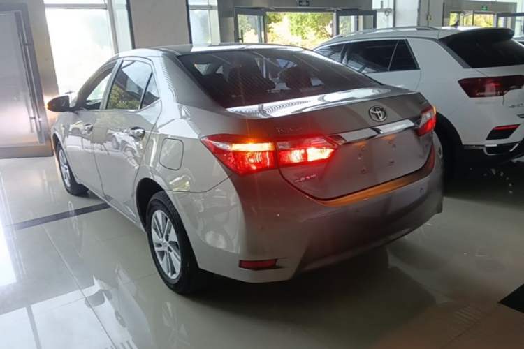 Used Toyota Corolla 2014 1.6L CVT GL Rear Left 45 Deg