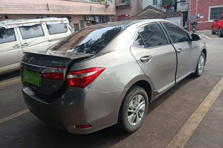 Used Toyota Corolla 2014 1.6L CVT GL-i Rear Right 45 Deg