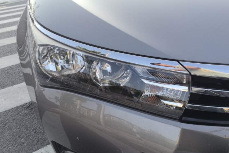 Used Toyota Corolla 2014 1.6L CVT GL Right Front Headlight