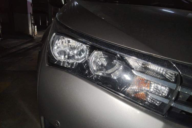 Used Toyota Corolla 2014 1.6L CVT GL-i Leather Edition Right Front Headlight